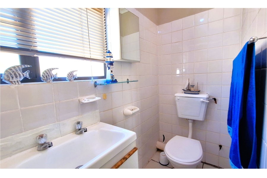 3 Bedroom Property for Sale in Hannasbaai Western Cape